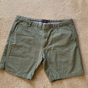 Black Brown 1826 Army Green Flat Front Short - 40